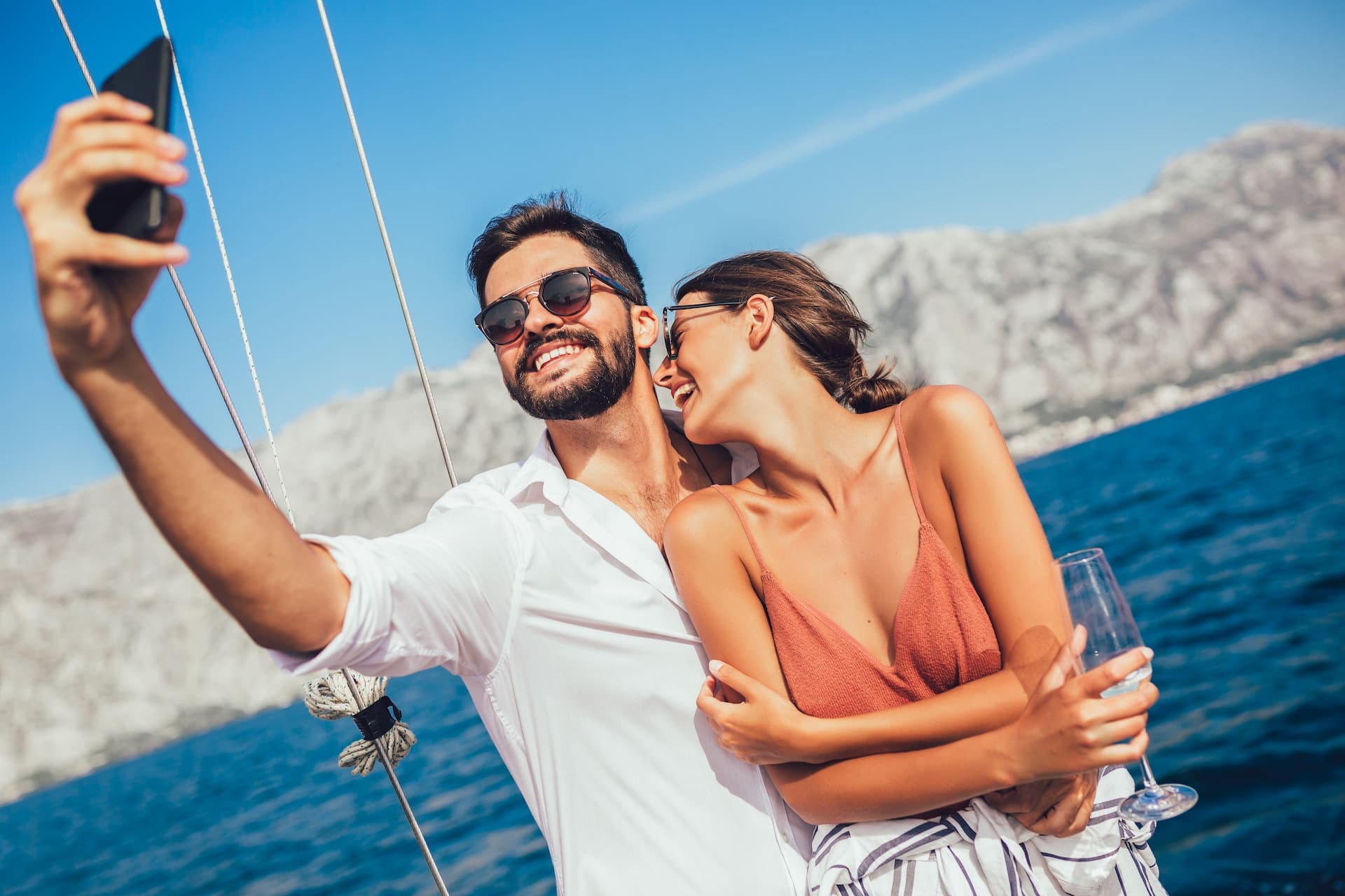 g-couple-on-a-yacht