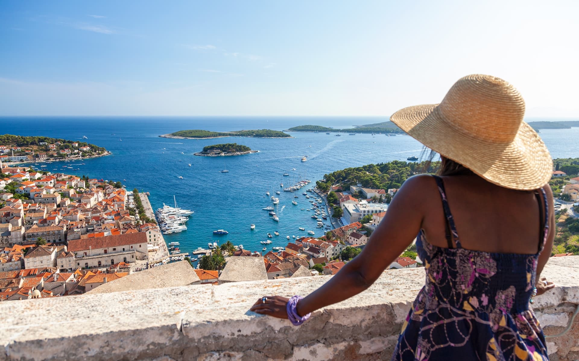 g-hvar-island-lady-with-a-hat