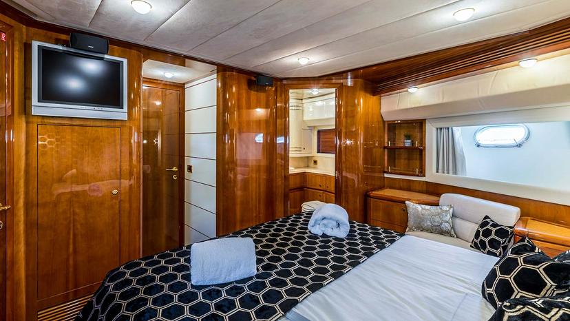 VIP Cabin (x 1) image 2