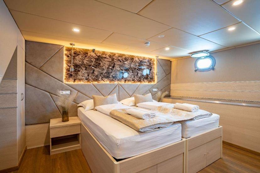Double Cabin (x 11) image 1