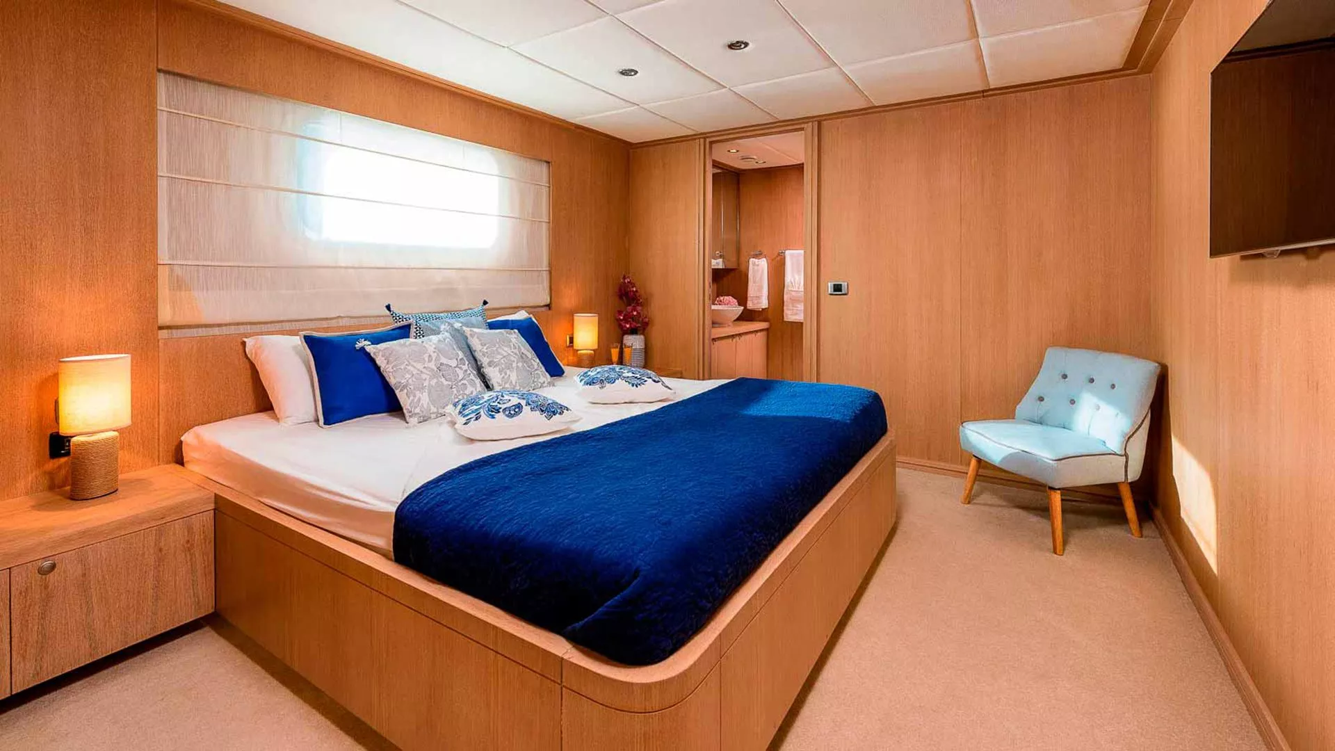 Grace lower deck double cabin