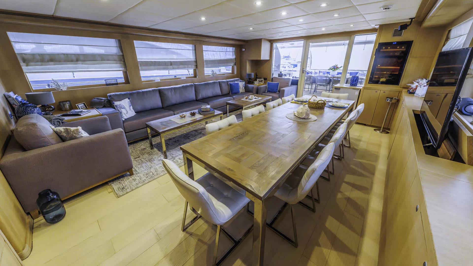 Grace main deck salon