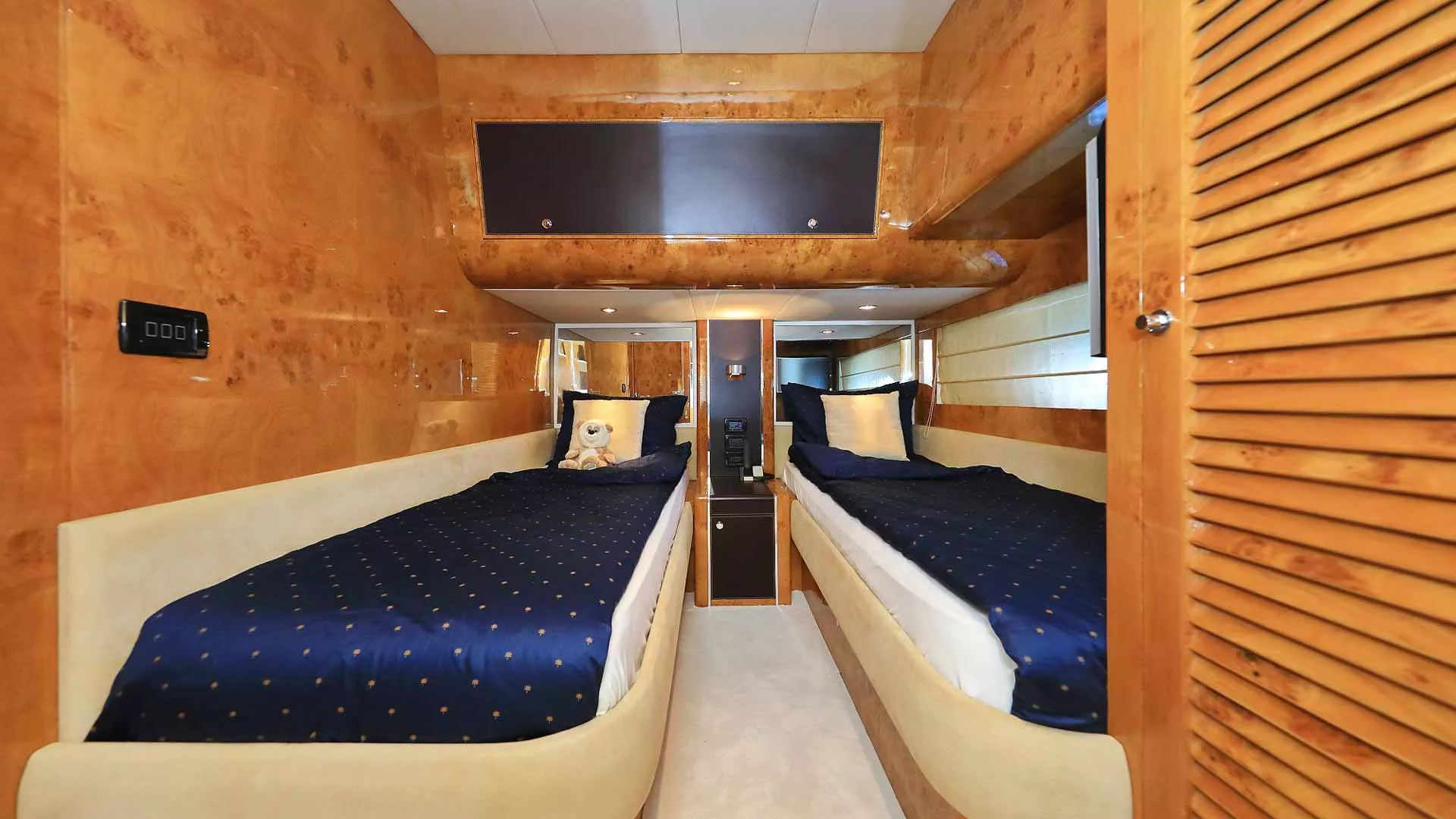 Riva twin cabin